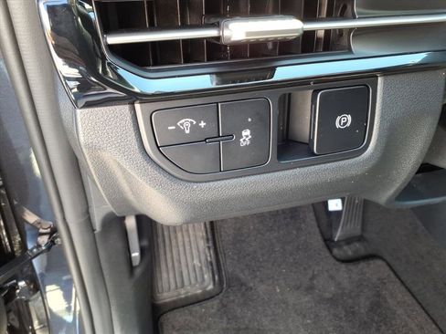 New 2026 Kia Sportage LX FWD image 17
