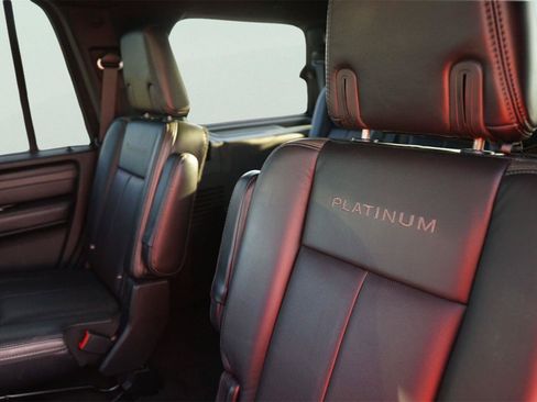 Used 2017 Ford Expedition Platinum RWD image 14