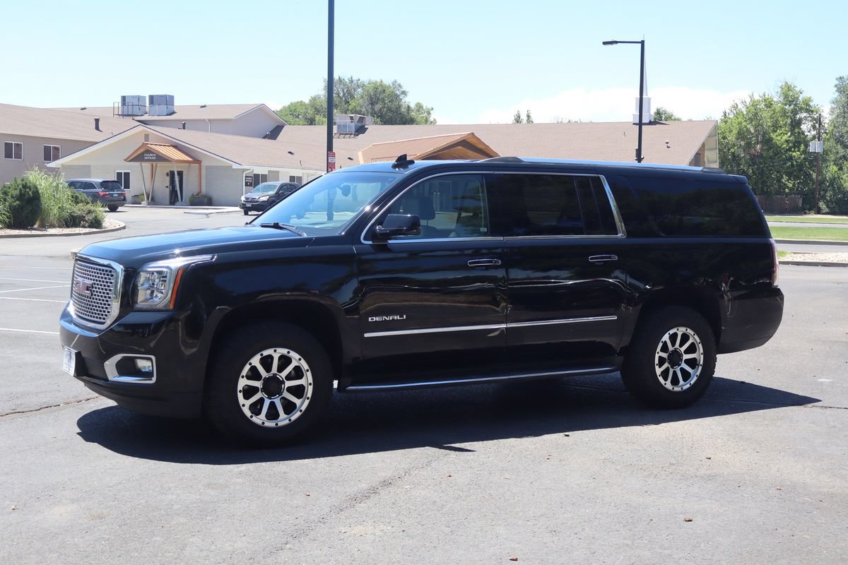 Used 2016 GMC Yukon XL Denali w/ Open Road Package AWD/4WD image 10