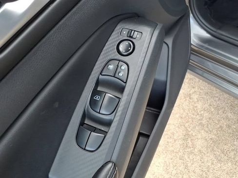 Used 2025 Nissan Altima 2.5 SV AWD/4WD image 18