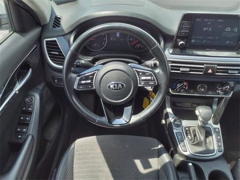 Used 2021 Kia Seltos S image 8