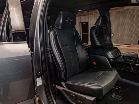 Used 2022 Ford F250 Lariat w/ Black Appearance Package AWD/4WD image 26