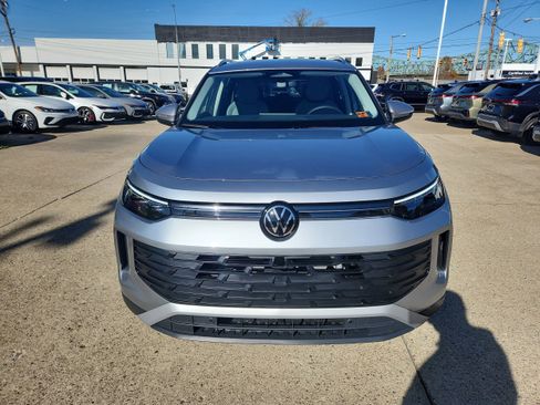 Used 2026 Volkswagen Tiguan SE image 8