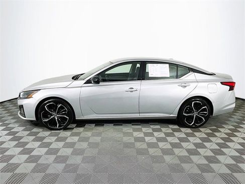 Used 2024 Nissan Altima 2.5 SR image 5
