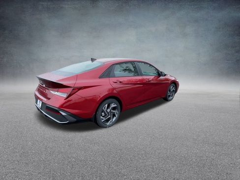 Used 2025 Hyundai Elantra Sport image 23