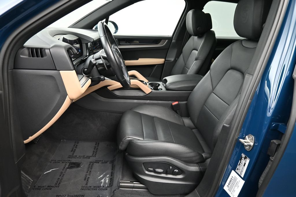 Certified 2024 Porsche Cayenne AWD/4WD image 10