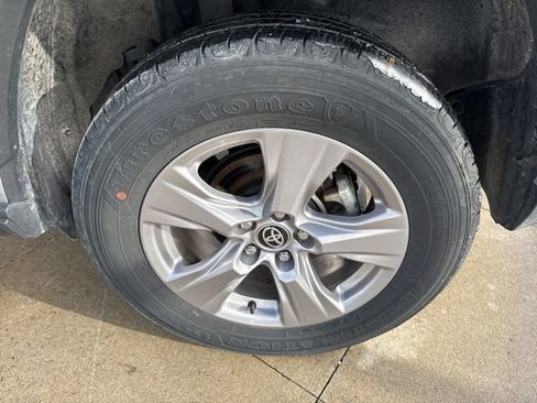 Used 2025 Toyota RAV4 XLE image 12