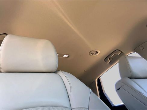Used 2019 Buick Enclave Essence FWD image 14