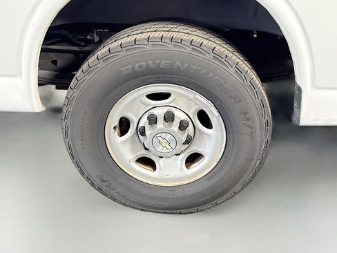 Used 2021 Chevrolet Express 2500 w/ Driver Convenience Package RWD image 32