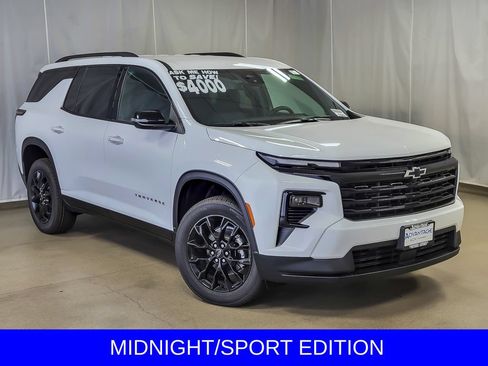 New 2026 Chevrolet Traverse LT w/ Midnight/Sport Edition AWD/4WD image 2