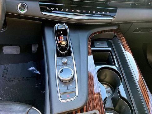 Used 2021 Cadillac Escalade ESV Premium Luxury w/ Driver Assist Tech Package image 15