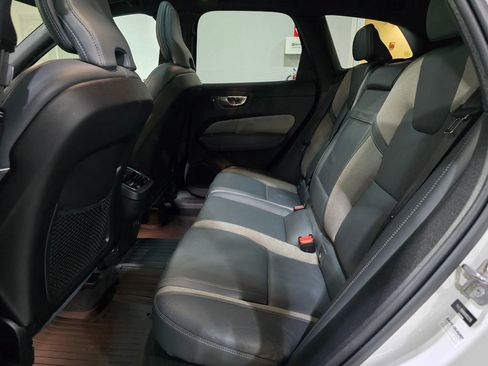 Used 2022 Volvo XC60 B5 R-Design w/ Climate Package image 23