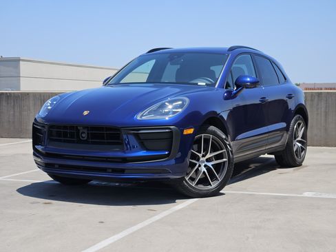 Certified 2026 Porsche Macan AWD/4WD image 1