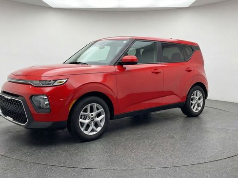 Used 2025 Kia Soul LX w/ LX Technology Package image 3