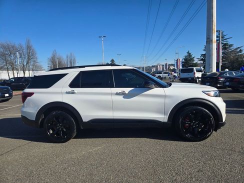 Used 2023 Ford Explorer ST w/ Equipment Group 401A image 4