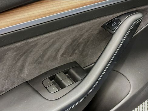 Used 2022 Tesla Model 3 Performance image 15