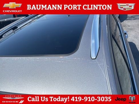 Used 2023 Chevrolet Equinox Premier FWD image 8