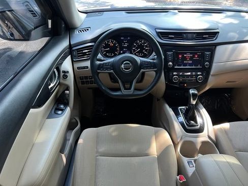 Used 2018 Nissan Rogue SV AWD/4WD image 30