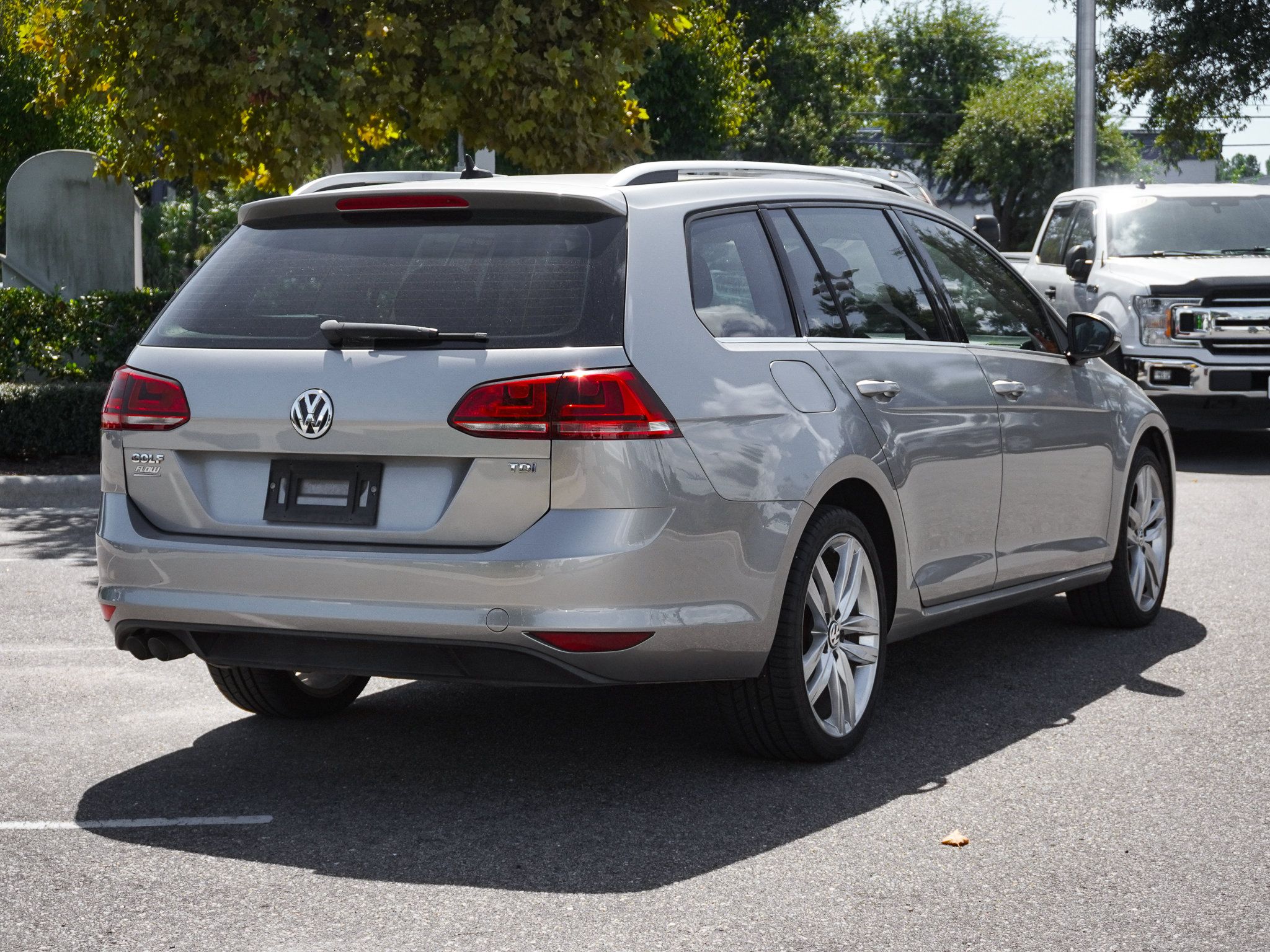 Used 2015 Volkswagen Golf TDI SEL w/ Lighting Package (SEL) FWD image 10