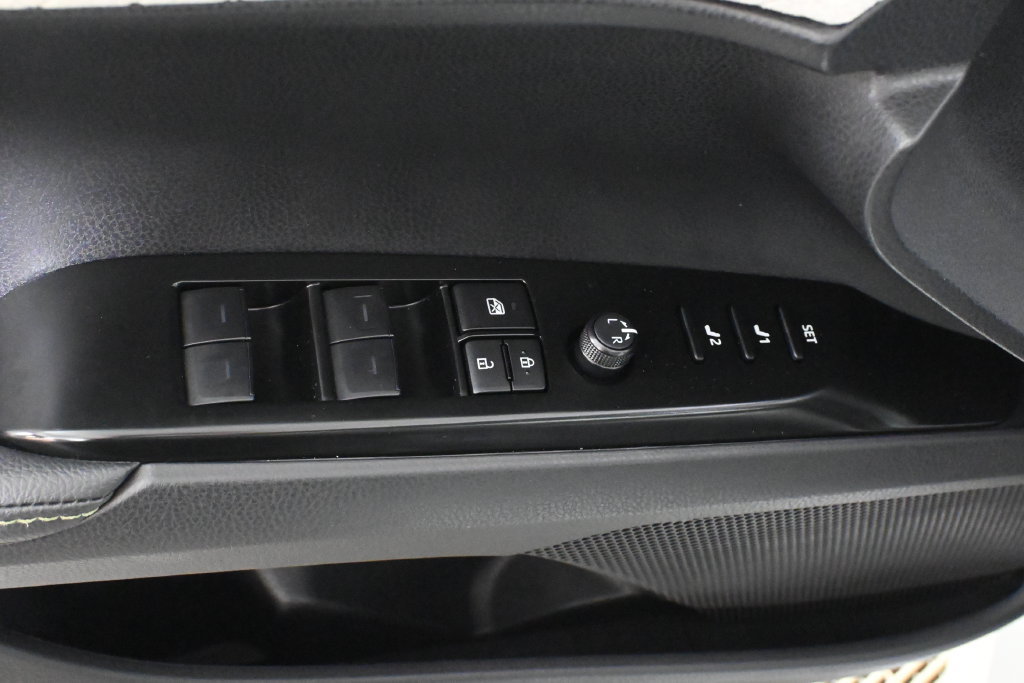 Used 2026 Toyota Camry XLE w/ Premium Plus Package AWD/4WD image 25