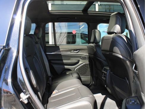 New 2026 Jeep Grand Cherokee Limited AWD/4WD image 31
