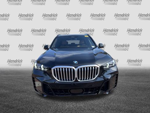 Used 2026 BMW X5 xDrive40i w/ M Sport Package image 3
