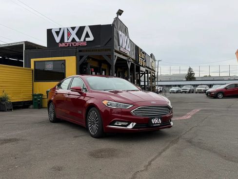 Used 2017 Ford Fusion Energi Titanium FWD image 3