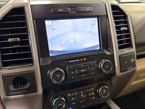 Used 2019 Ford F150 Lariat RWD image 15