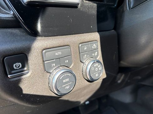Used 2025 GMC Sierra 1500 SLT AWD/4WD image 15
