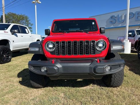Used 2024 Jeep Wrangler Unlimited Rubicon image 3