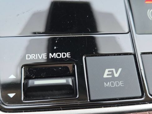 Used 2024 Toyota Sienna LE FWD image 15