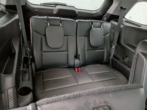 Certified 2022 Ford Explorer XLT w/ Equipment Group 202A AWD/4WD image 24