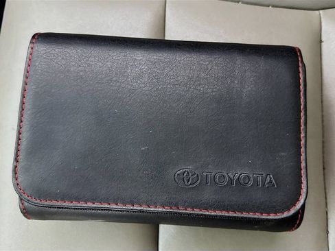 Used 2019 Toyota Highlander XLE AWD/4WD image 44