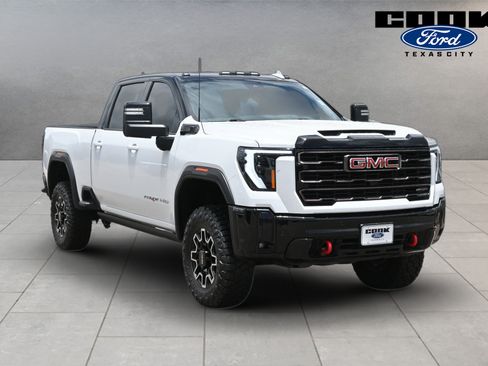 Used 2025 GMC Sierra 2500 AT4X AWD/4WD image 2