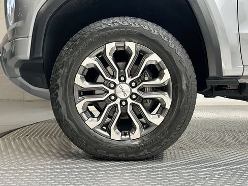 Used 2024 GMC Canyon Denali AWD/4WD image 9