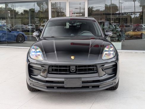Certified 2025 Porsche Macan image 6