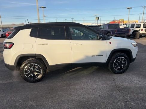 Used 2025 Jeep Compass Trailhawk w/ Trailhawk Elite Group image 7