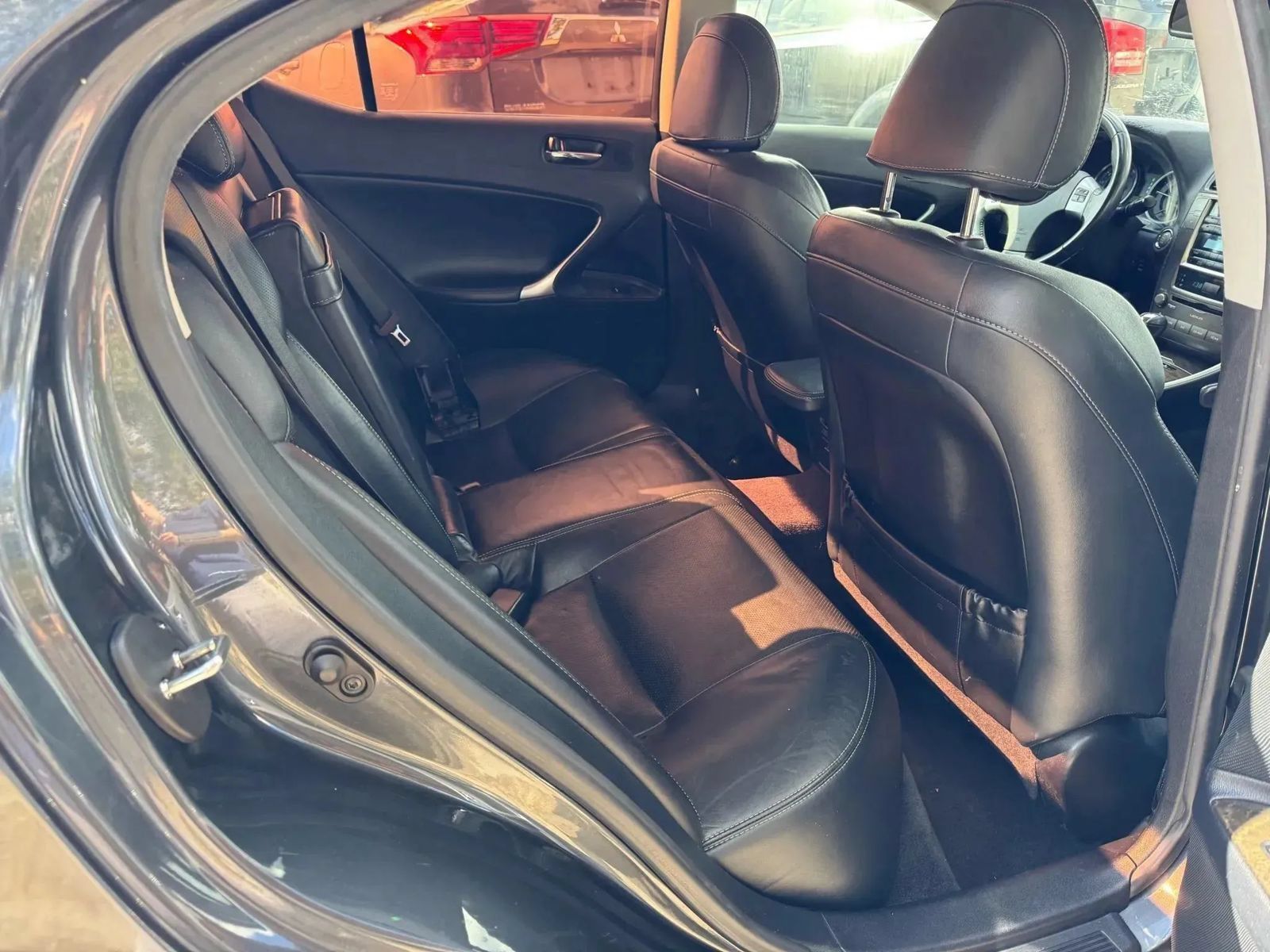 Used 2011 Lexus IS 250 w/ Premium Pkg Value Edition RWD image 21