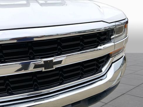 Used 2017 Chevrolet Silverado 1500 LT w/ Texas Edition RWD image 29
