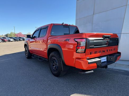 Used 2025 Nissan Frontier PRO-4X w/ Pro Convenience Package image 8