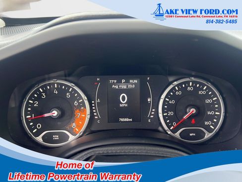 Used 2017 Jeep Renegade Latitude w/ Popular Equipment Group AWD/4WD image 28