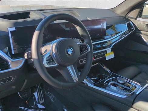 New 2027 BMW X7 xDrive40i w/ M Sport Package AWD/4WD image 3