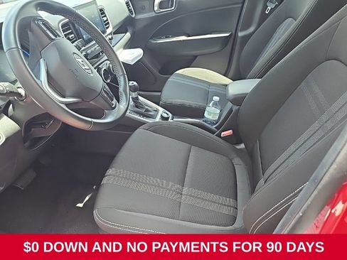 Used 2025 Hyundai Venue SEL FWD image 6
