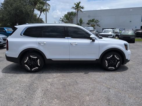 Used 2025 Kia Telluride S FWD image 2