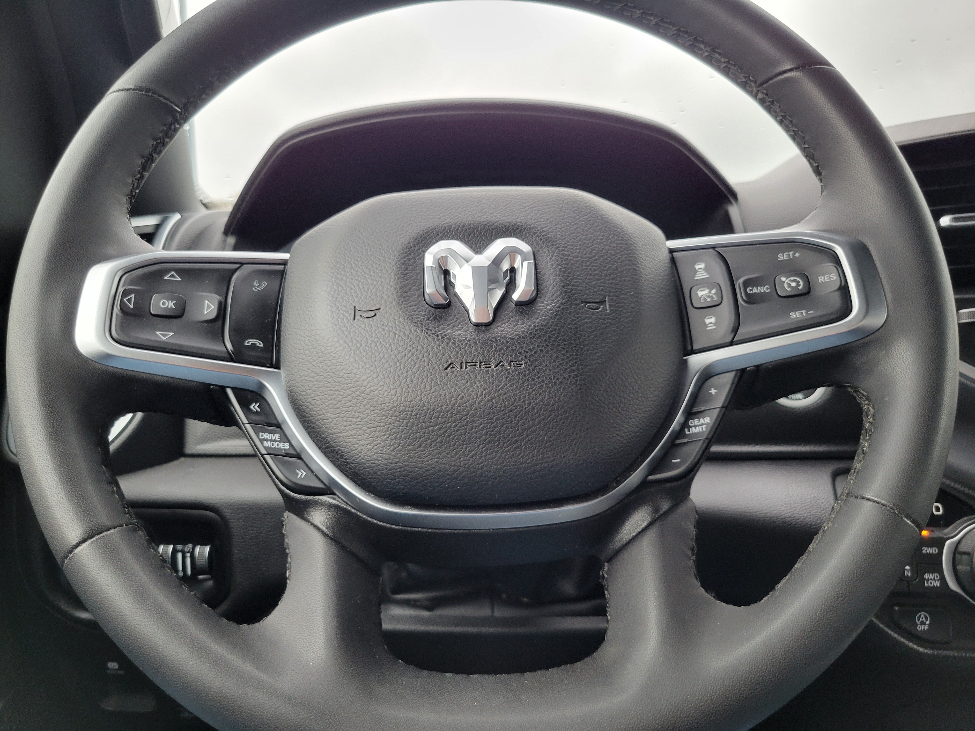 Used 2025 RAM 1500 Big Horn AWD/4WD image 8
