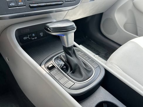 Used 2024 Hyundai Kona SEL AWD/4WD image 34