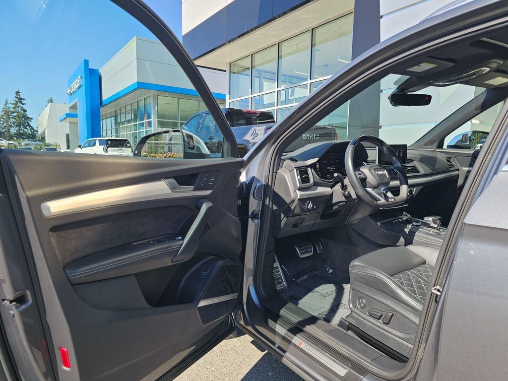 Used 2018 Audi SQ5 Premium Plus w/ Navigation Package AWD/4WD image 23