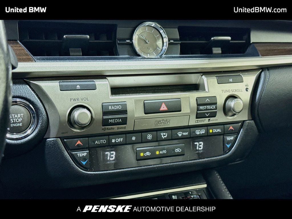 Used 2016 Lexus ES 350 w/ Ultra Luxury Package FWD image 18