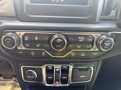 Used 2021 Jeep Gladiator Mojave AWD/4WD image 29