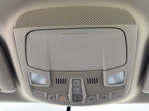 Used 2017 Ford Fusion SE w/ Fusion SE Technology Package image 28